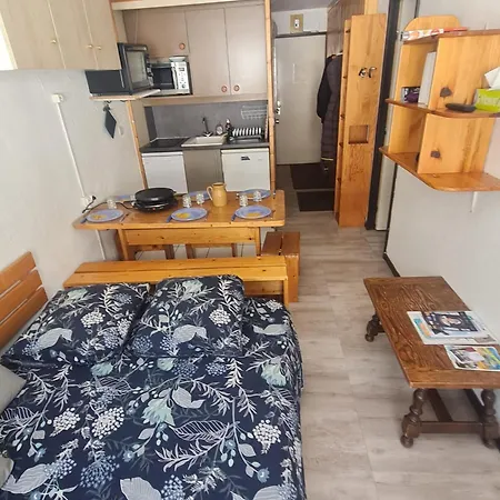 Апартаменти 6 Personnes In Out *